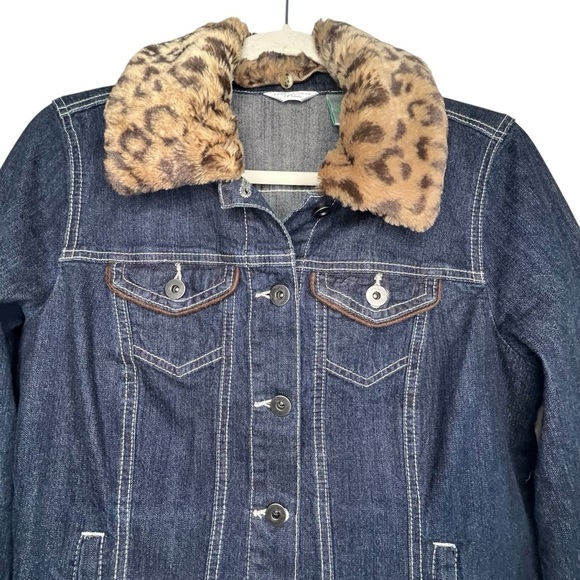 Laura Ashley Jean Denim Jacket with Removable Fur Collar Size Medium NWOT - Picture 2 of 7